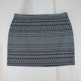 REITMANS BLACK AND WHITE PATTERNED SKIRT APPROX LADIES LARGE PRE-LOVED