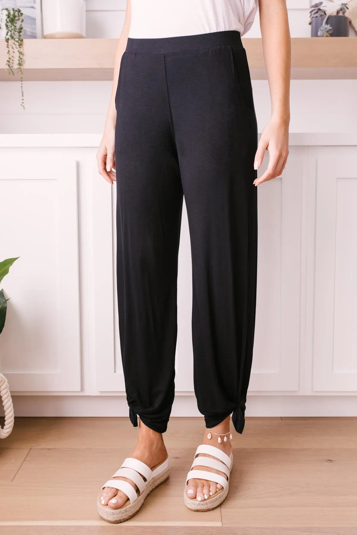 Vacation Lounge Pants in Black