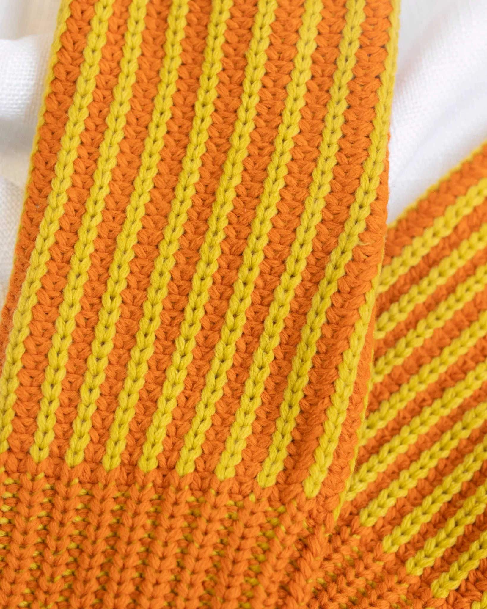 Verloop - Orange Chunky Rib Knit Mittens