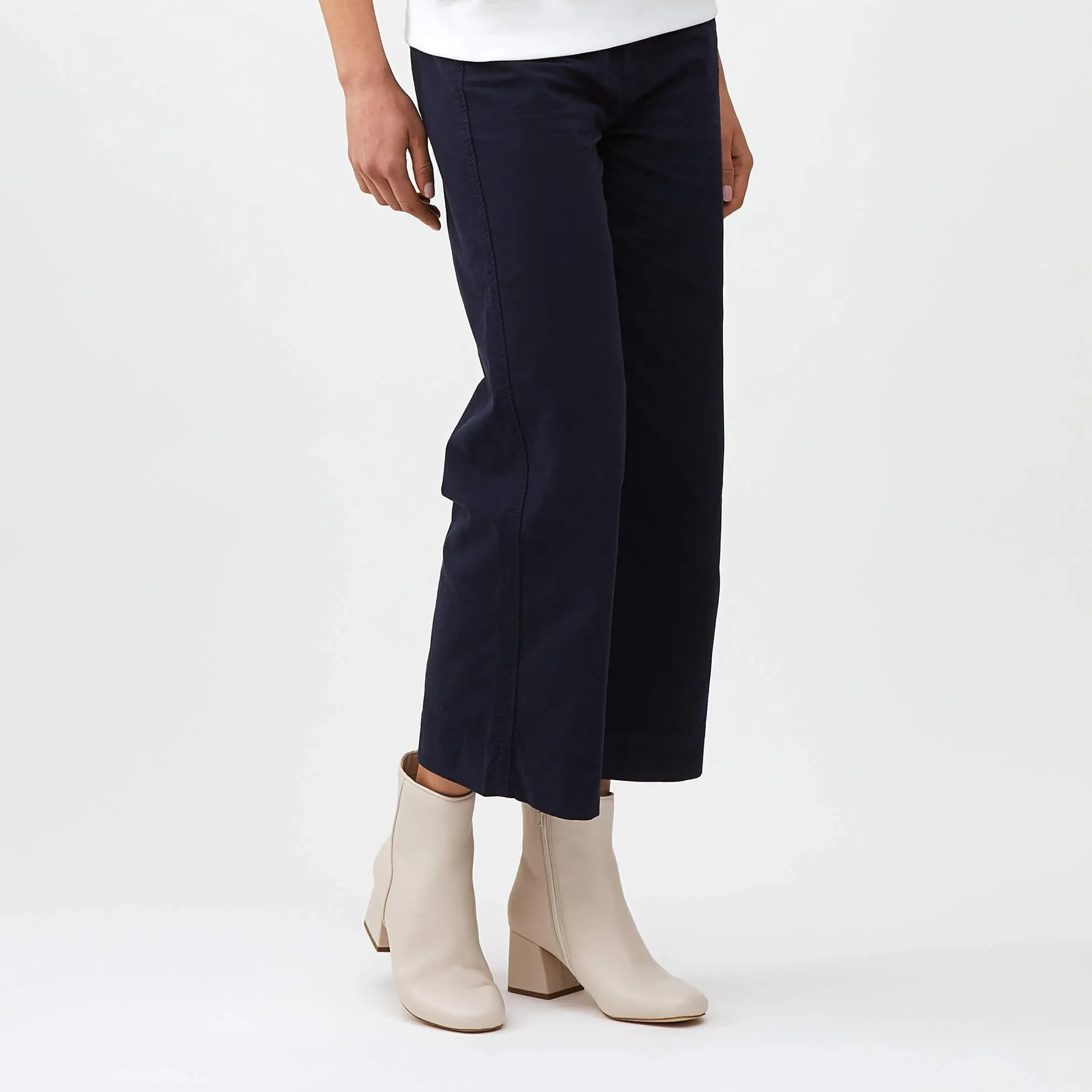 Wide-Leg Crop Pant