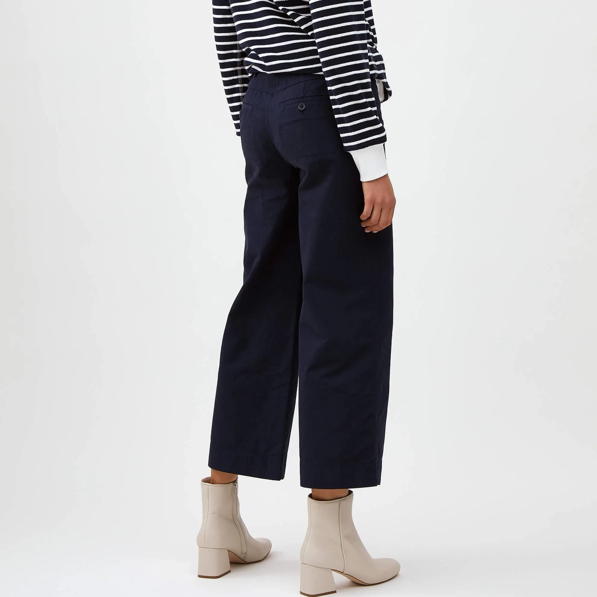 Wide-Leg Crop Pant